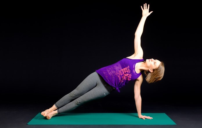 Få en sundere krop og sind med yoga træning
